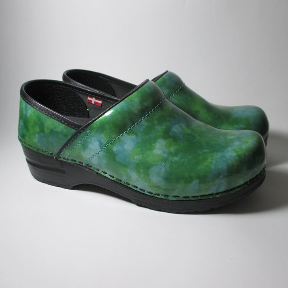 sanita green clogs